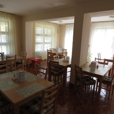 Thermal Apartmanhaz Komarom Bagian luar foto