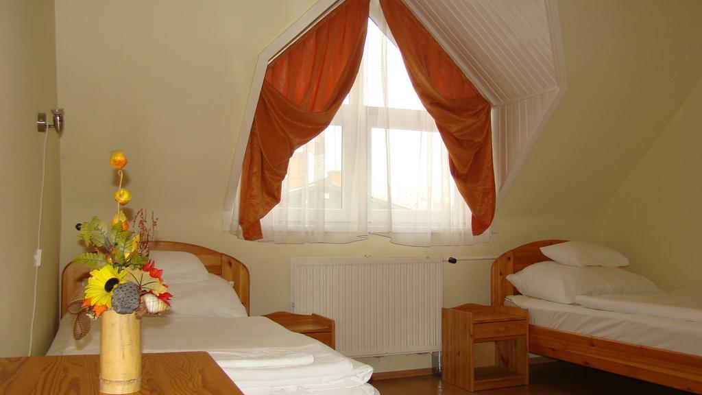 Thermal Apartmanhaz Komarom Bagian luar foto