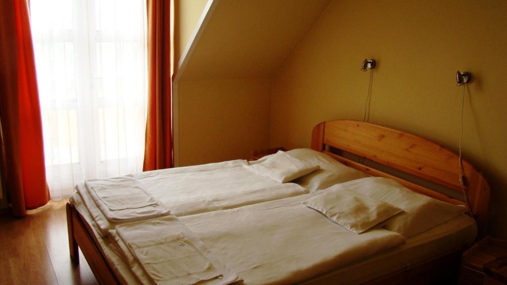 Thermal Apartmanhaz Komarom Ruang foto